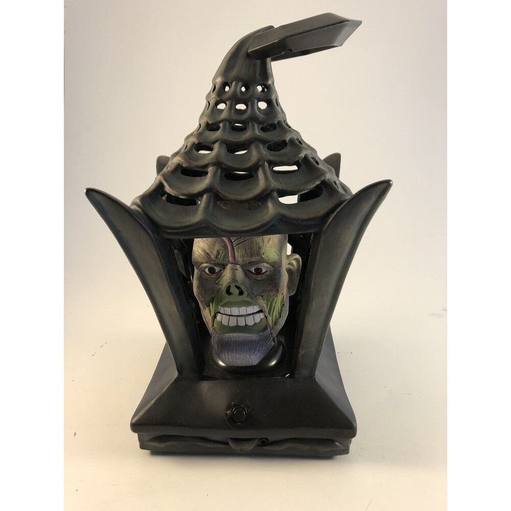 Vintage Gemmy ZOMBIE Blinks Laughs Lights Up Music Talking Lantern Halloween